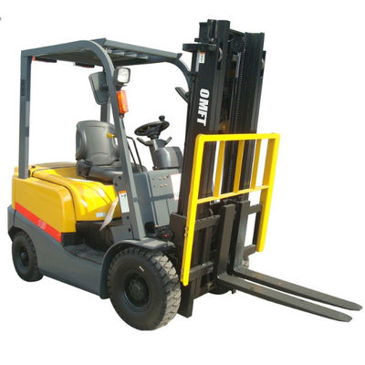 CE Approved CPCD15 FD15 1.5 Ton Diesel Forklift Truck with Steel and Rubber Materials