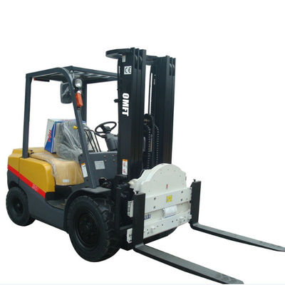3000kg Diesel Forklift Truck CPCD30 with Ce Approved and 2445mm Min. Turning Radius