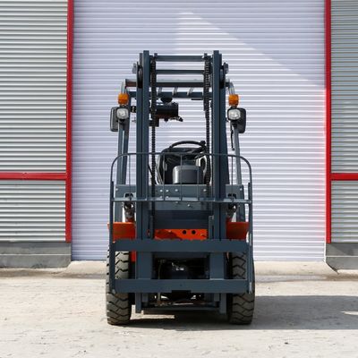 2.5 Ton Diesel Forklift Truck with Steel and Rubber Materials Min. Turning Radius 2280mm