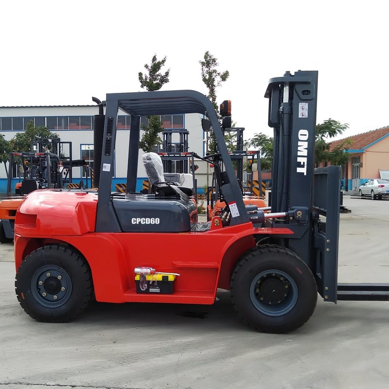 Min. Turning Radius 3320mm 6ton Diesel Forklift Truck with Chinese or Japanese Engine Fork