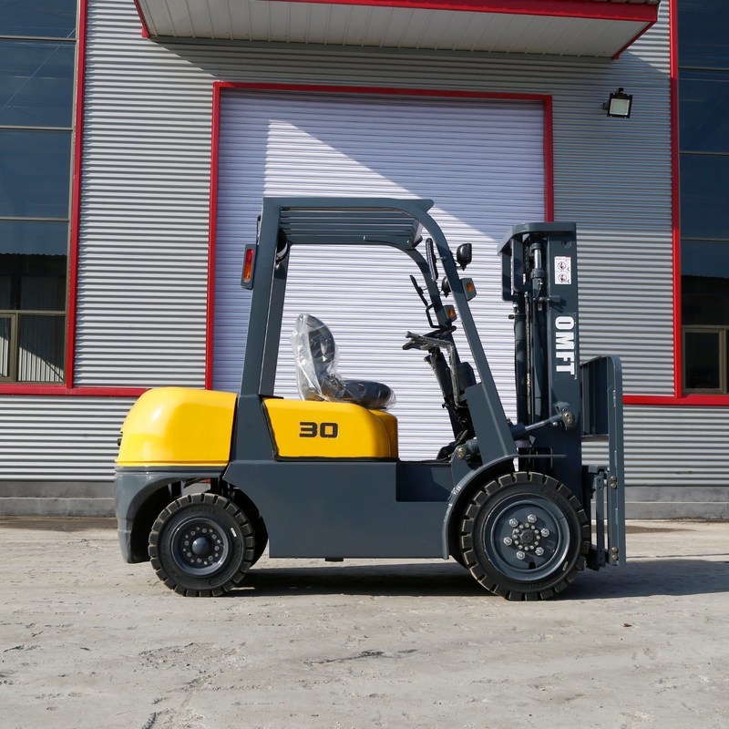 Steel and Rubber 3 Ton Diesel Forklift Truck with 5.5m Triplex Full Free Mast