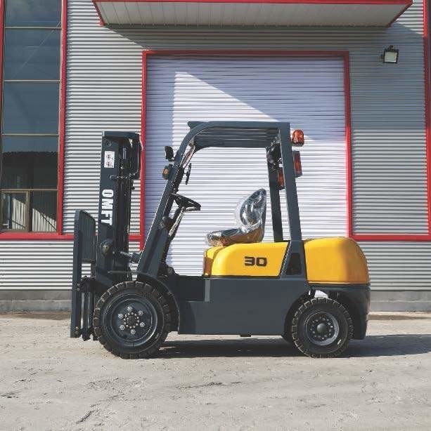 3 Ton Diesel Forklift Truck with Japanese Engine and Side Shifter Lift Height 3000-7000mm