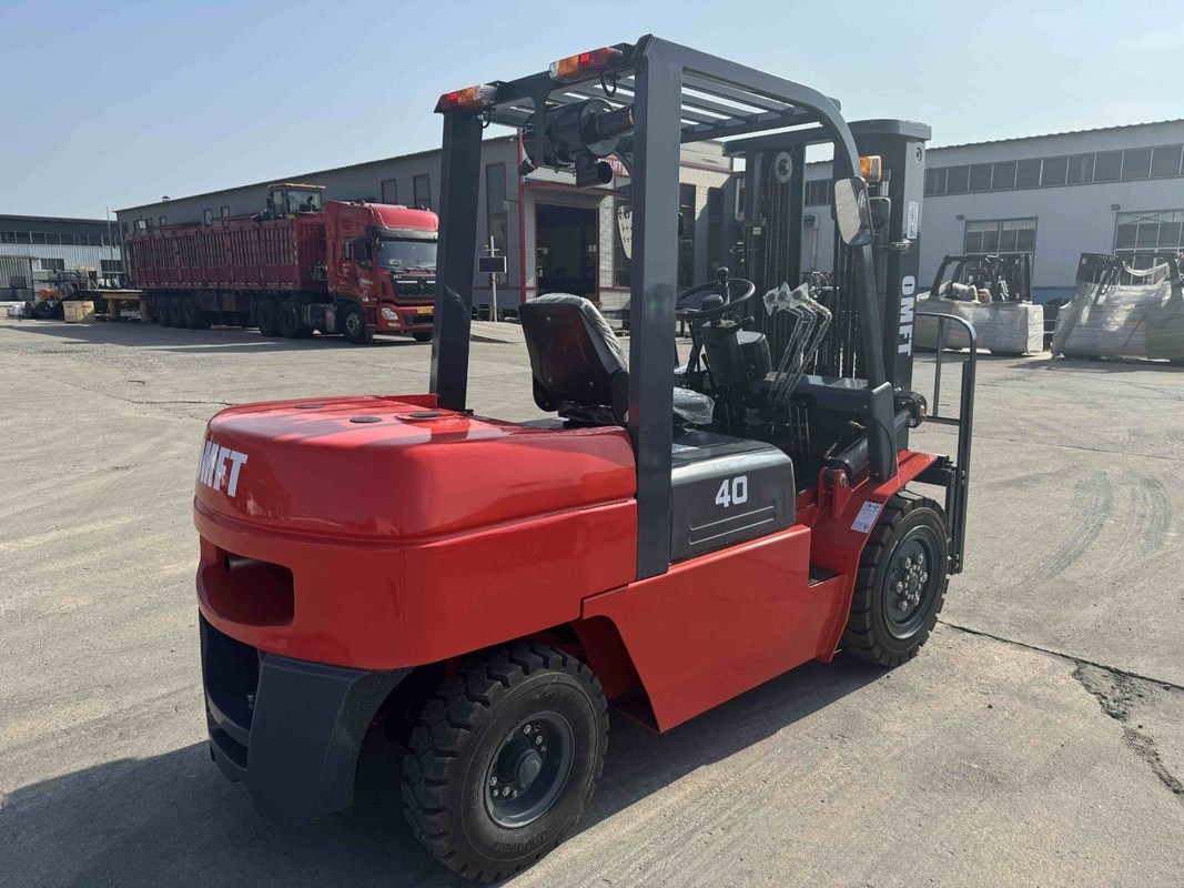 CE ISO SGS Standard 4000kg Diesel Forklift Truck with Japan Mitsubishi S4s Engine