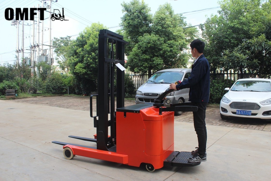 Small Capacity Electric Reach Truck with Free Battery Charger Zapi Controller Bomac