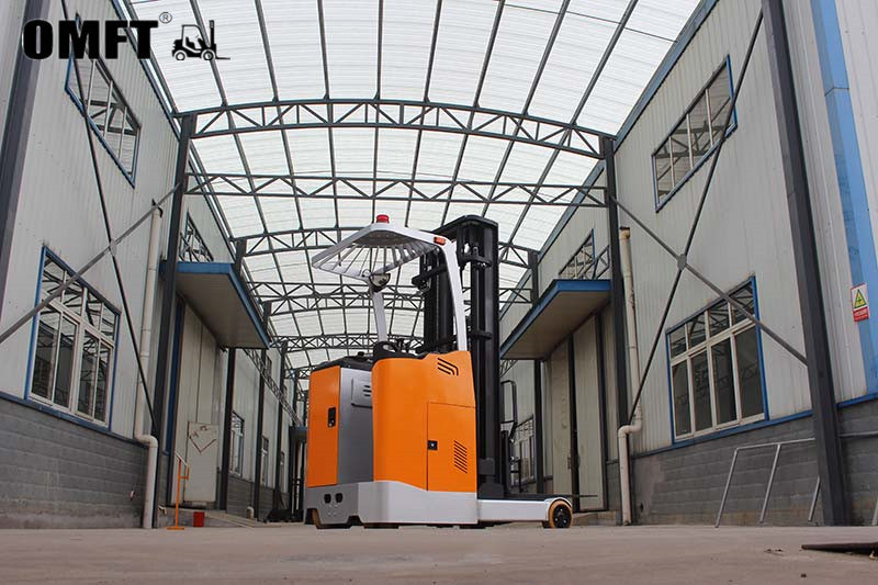 OEM and Spare Parts 2.0 Ton Electric Reach Stack Forklift with Steel PU Material